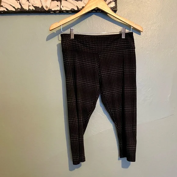 Running/Exercise Capris - Picture 2 of 4